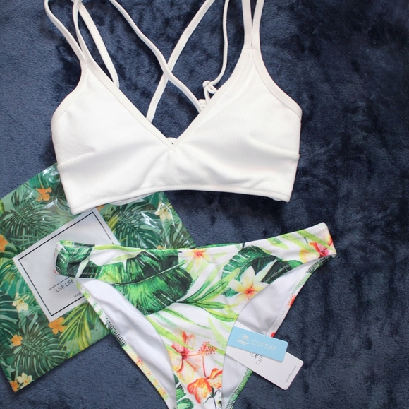 Cupshe Other - HP 💕 NWT White and Floral Cupshe Bikini